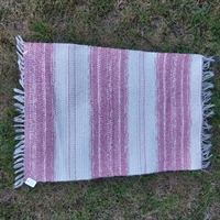 retro rosa hvid stribet svensk kludetæppe genbrugs trasmatta